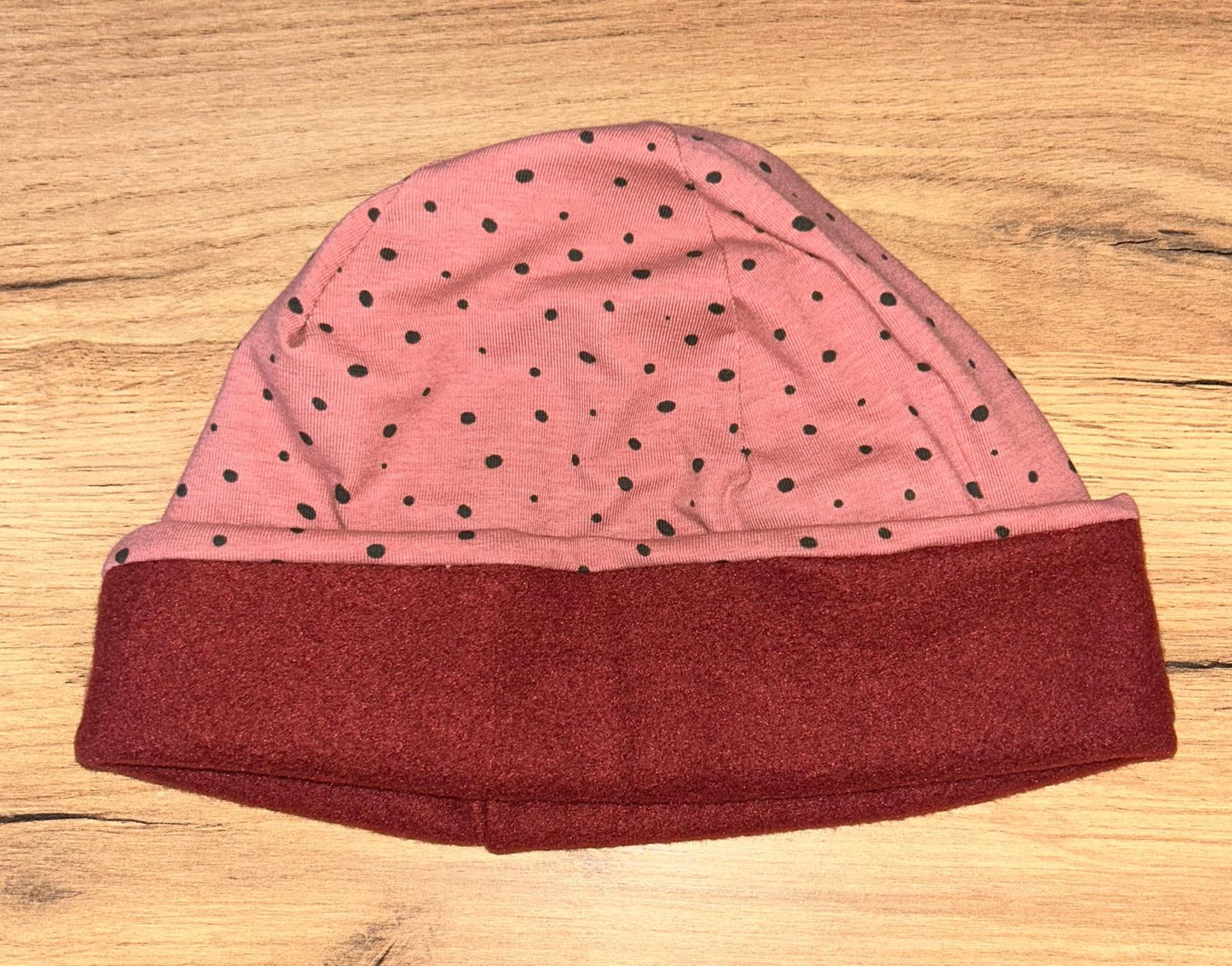Wendemütze Beere mit Punkten