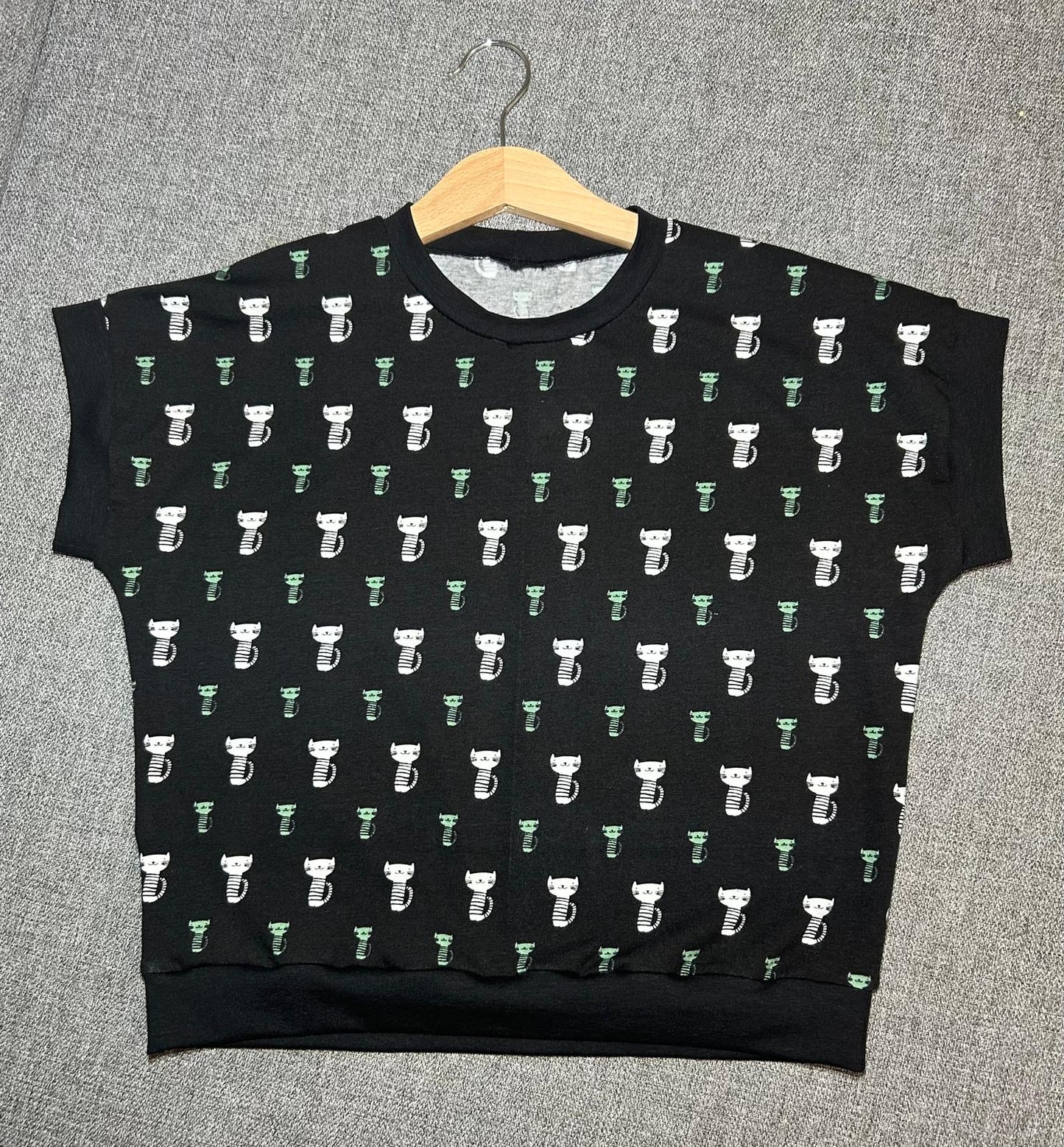 T-Shirt weit Katze