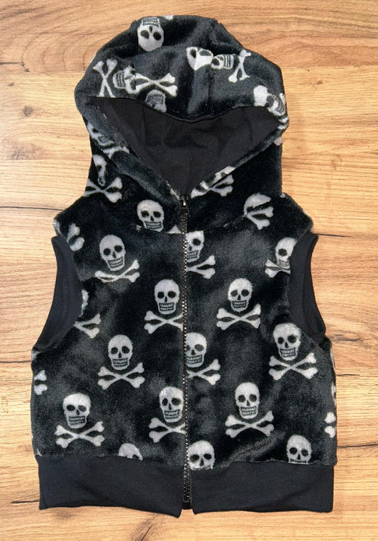 Fleeceweste Totenköpfe schwarz